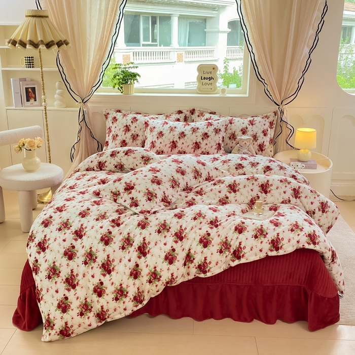 91家纺网 家纺一手货源 找家纺 豫见家纺 2025新款高克重牛奶绒夹棉床盖四件套 玫瑰物语