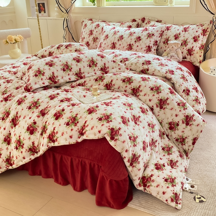 91家纺网 家纺一手货源 找家纺 豫见家纺 2025新款高克重牛奶绒夹棉床盖四件套 玫瑰物语