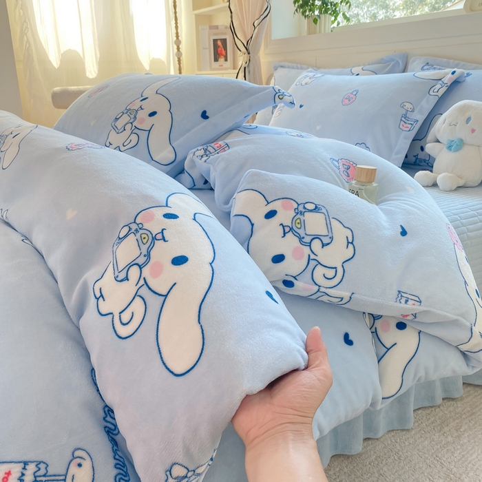 91家纺网 家纺一手货源 找家纺 豫见家纺 2025新款高克重牛奶绒夹棉床盖四件套 梦幻大耳狗