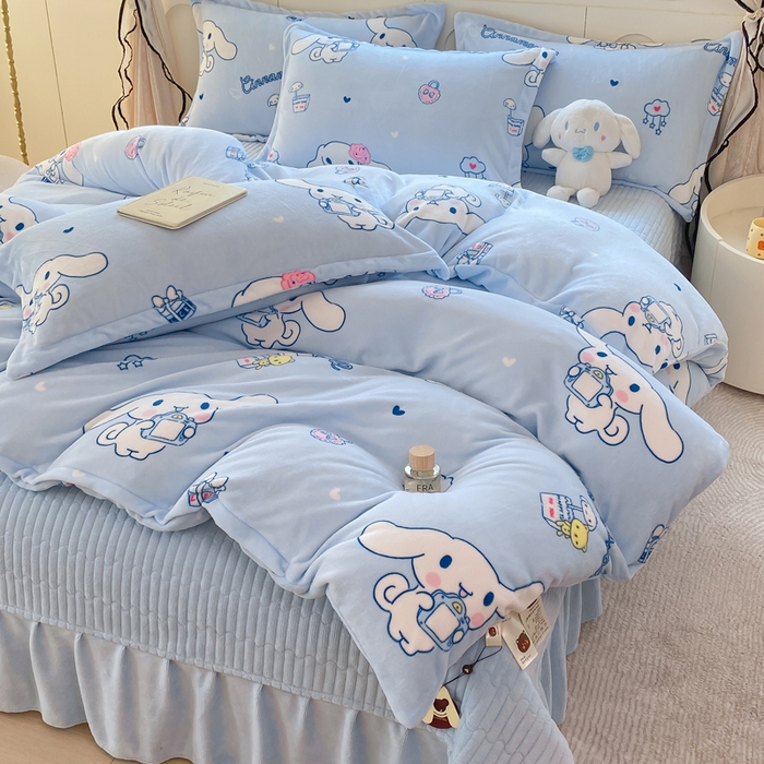 91家纺网 家纺一手货源 找家纺 豫见家纺 2025新款高克重牛奶绒夹棉床盖四件套 梦幻大耳狗