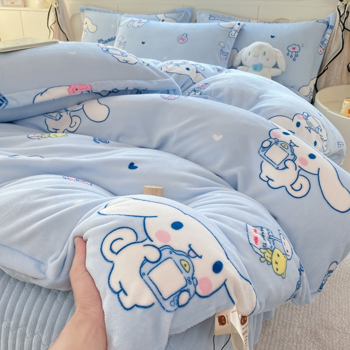 91家纺网 家纺一手货源 找家纺 豫见家纺 2025新款高克重牛奶绒夹棉床盖四件套 梦幻大耳狗