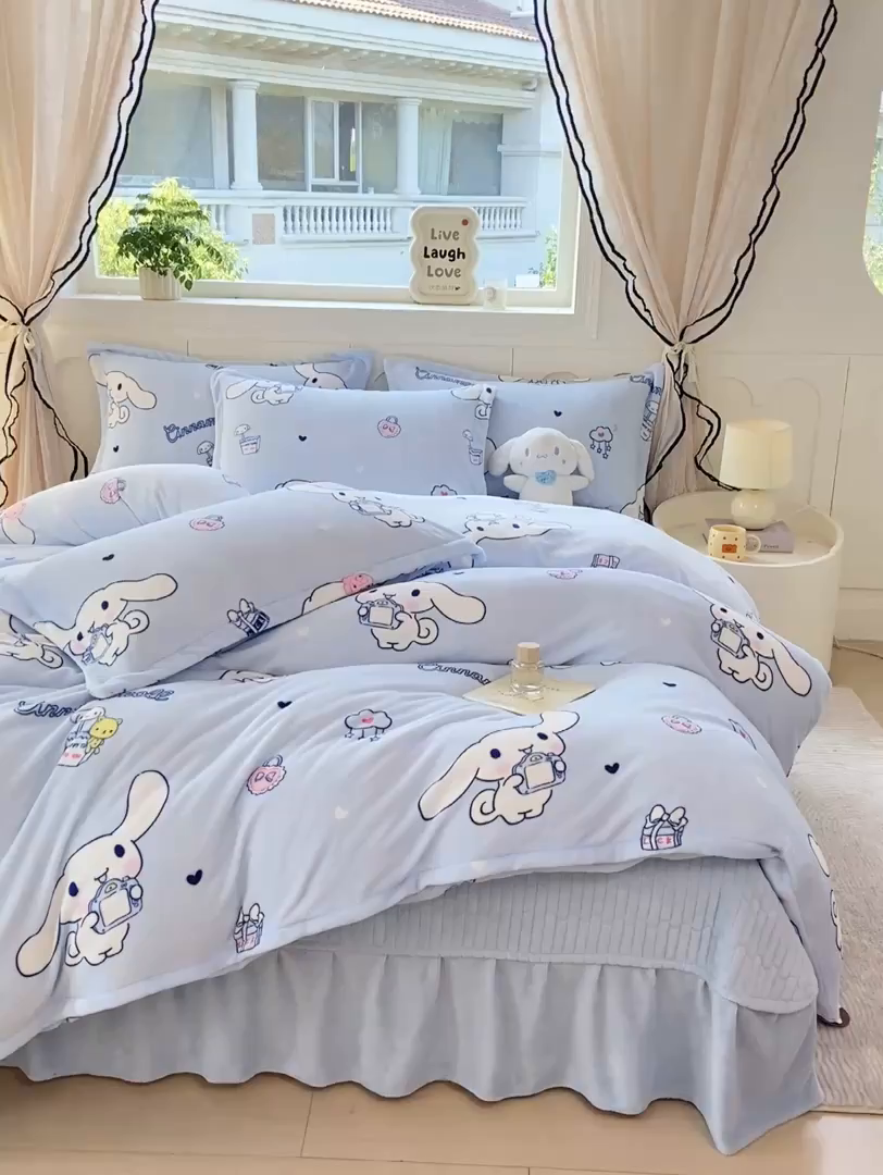 91家纺网 家纺一手货源 找家纺 豫见家纺 2025新款高克重牛奶绒夹棉床盖四件套 梦幻大耳狗