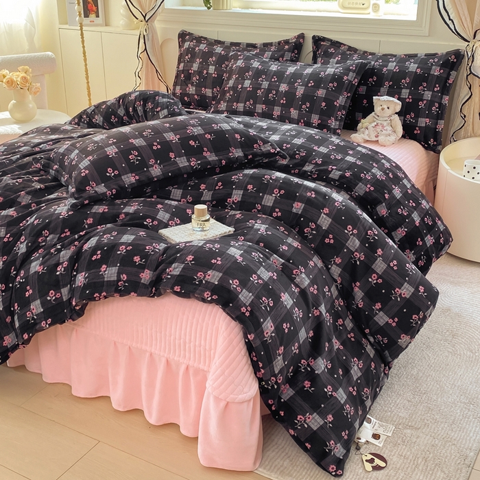 91家纺网 家纺一手货源 找家纺 豫见家纺 2025新款高克重牛奶绒夹棉床盖四件套 茉香