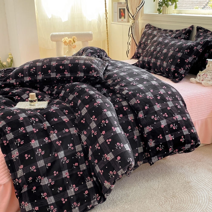 91家纺网 家纺一手货源 找家纺 豫见家纺 2025新款高克重牛奶绒夹棉床盖四件套 茉香