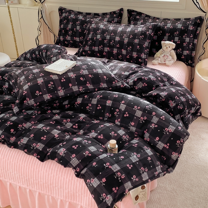 91家纺网 家纺一手货源 找家纺 豫见家纺 2025新款高克重牛奶绒夹棉床盖四件套 茉香