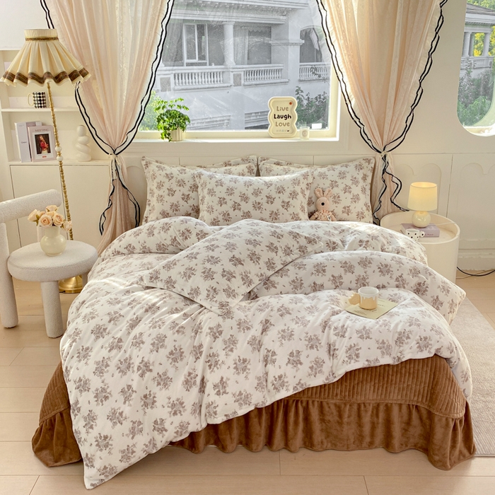 91家纺网 家纺一手货源 找家纺 豫见家纺 2025新款高克重牛奶绒夹棉床盖四件套 木松花