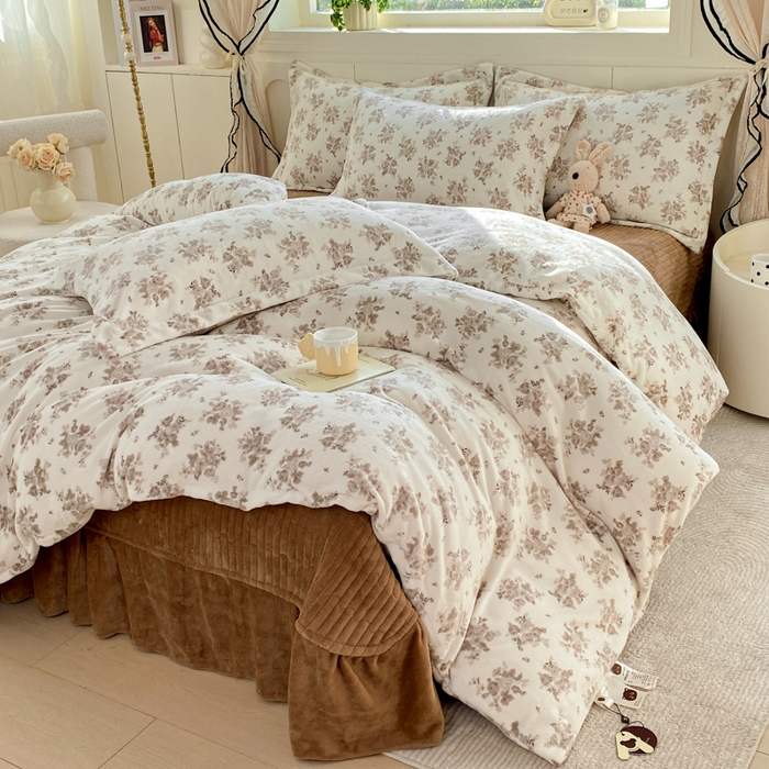 91家纺网 家纺一手货源 找家纺 豫见家纺 2025新款高克重牛奶绒夹棉床盖四件套 木松花