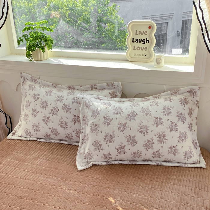 91家纺网 家纺一手货源 找家纺 豫见家纺 2025新款高克重牛奶绒夹棉床盖四件套 木松花