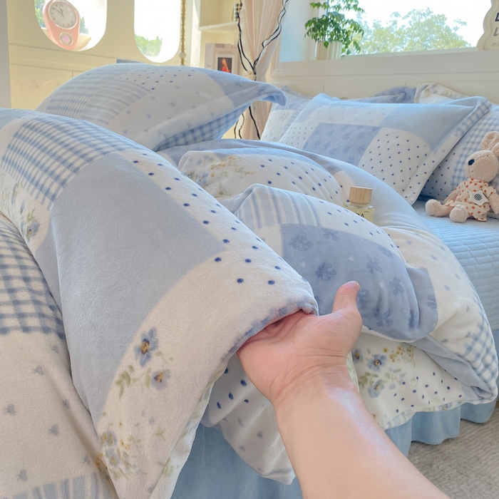 91家纺网 家纺一手货源 找家纺 豫见家纺 2025新款高克重牛奶绒夹棉床盖四件套 田园幻梦