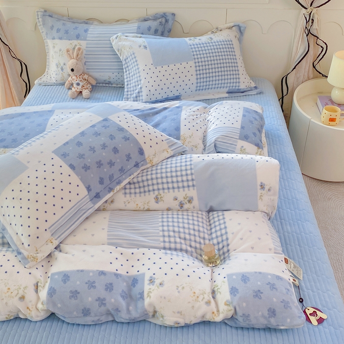 91家纺网 家纺一手货源 找家纺 豫见家纺 2025新款高克重牛奶绒夹棉床盖四件套 田园幻梦