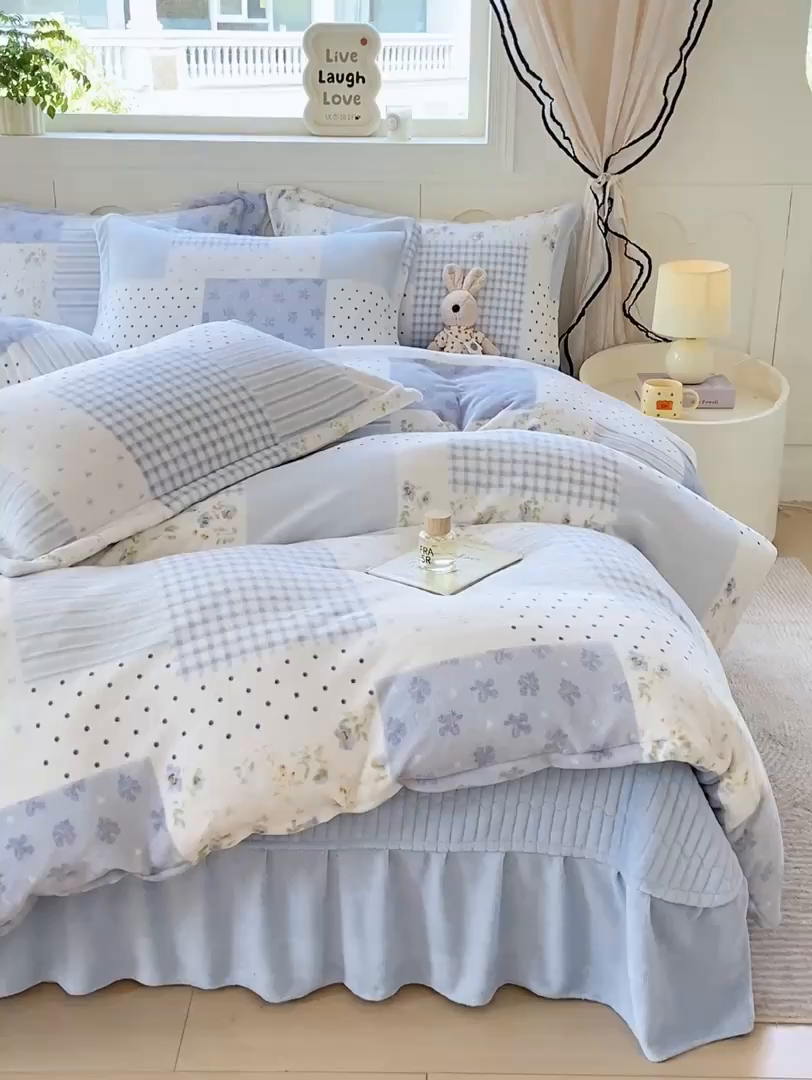 91家纺网 家纺一手货源 找家纺 豫见家纺 2025新款高克重牛奶绒夹棉床盖四件套 田园幻梦