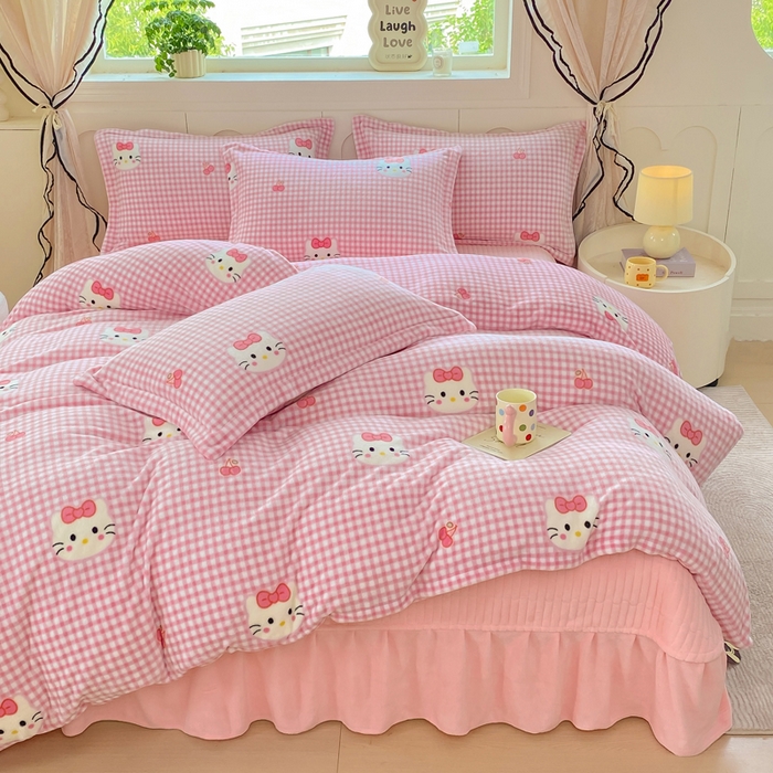 豫见家纺 2025新款高克重牛奶绒夹棉床盖四件套 甜心凯蒂-粉