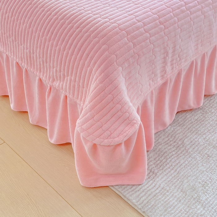 91家纺网 家纺一手货源 找家纺 豫见家纺 2025新款高克重牛奶绒夹棉床盖四件套 甜心凯蒂-粉