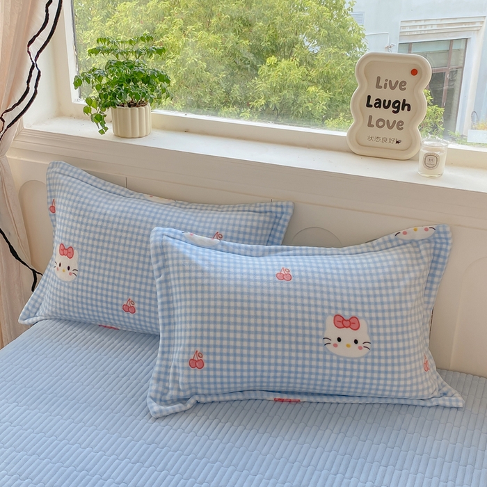 91家纺网 家纺一手货源 找家纺 豫见家纺 2025新款高克重牛奶绒夹棉床盖四件套 甜心凯蒂-蓝