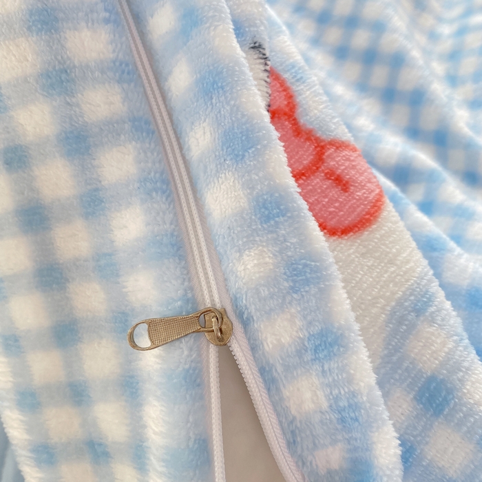 91家纺网 家纺一手货源 找家纺 豫见家纺 2025新款高克重牛奶绒夹棉床盖四件套 甜心凯蒂-蓝