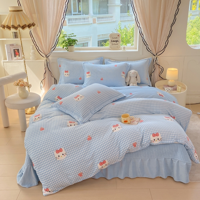 91家纺网 家纺一手货源 找家纺 豫见家纺 2025新款高克重牛奶绒夹棉床盖四件套 甜心凯蒂-蓝