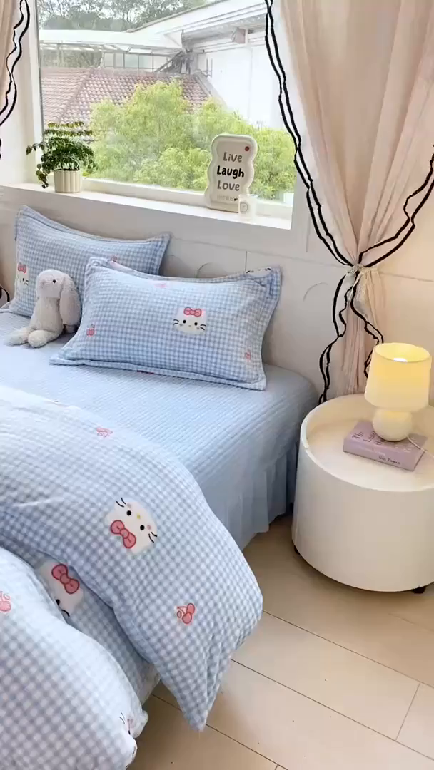 91家纺网 家纺一手货源 找家纺 豫见家纺 2025新款高克重牛奶绒夹棉床盖四件套 甜心凯蒂-蓝