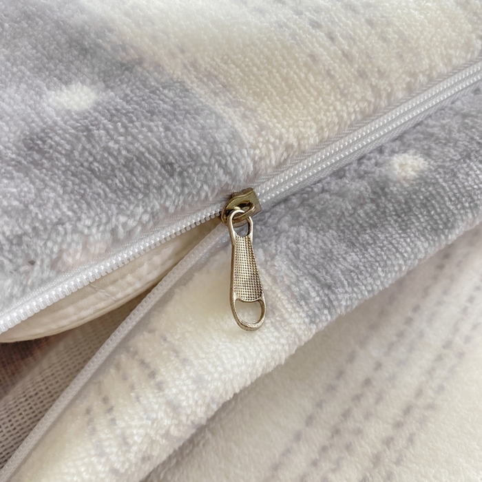 91家纺网 家纺一手货源 找家纺 豫见家纺 2025新款高克重牛奶绒夹棉床盖四件套 条纹蝴蝶结