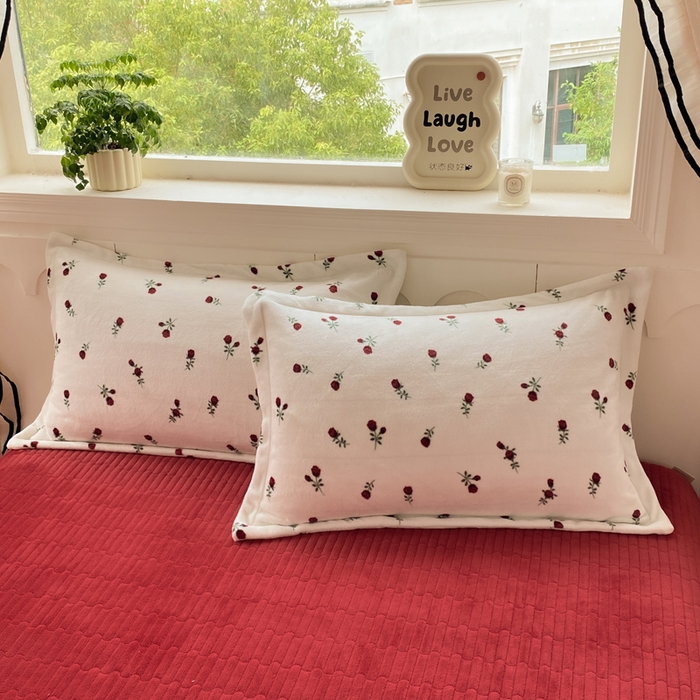 91家纺网 家纺一手货源 找家纺 豫见家纺 2025新款高克重牛奶绒夹棉床盖四件套 小玫瑰