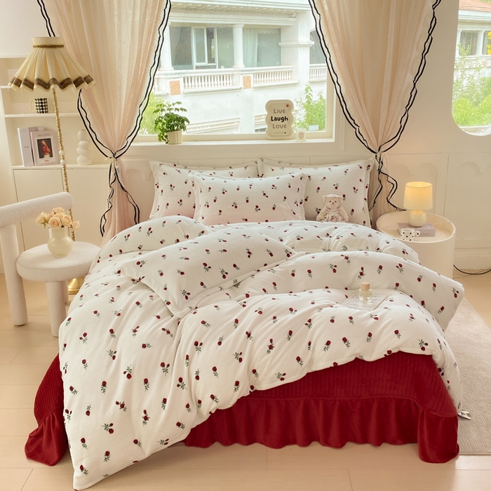 91家纺网 家纺一手货源 找家纺 豫见家纺 2025新款高克重牛奶绒夹棉床盖四件套 小玫瑰