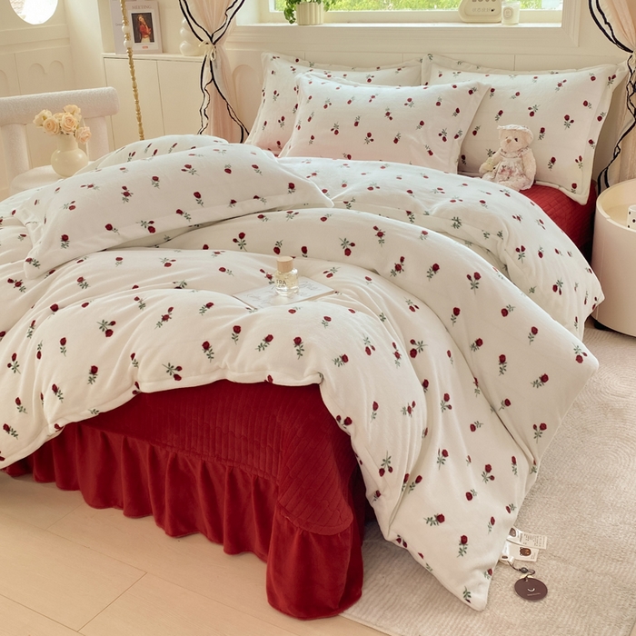 91家纺网 家纺一手货源 找家纺 豫见家纺 2025新款高克重牛奶绒夹棉床盖四件套 小玫瑰