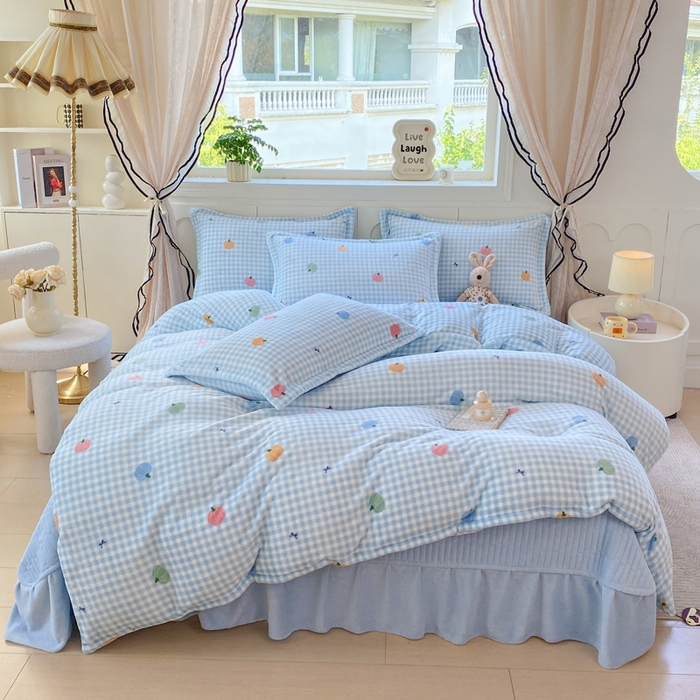 91家纺网 家纺一手货源 找家纺 豫见家纺 2025新款高克重牛奶绒夹棉床盖四件套 小南瓜蓝