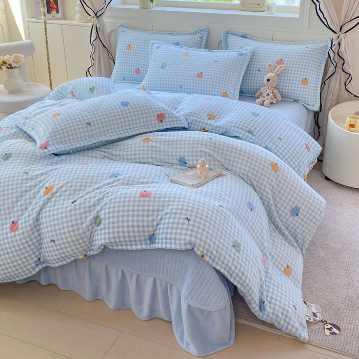 91家纺网 家纺一手货源 找家纺 豫见家纺 2025新款高克重牛奶绒夹棉床盖四件套 小南瓜蓝