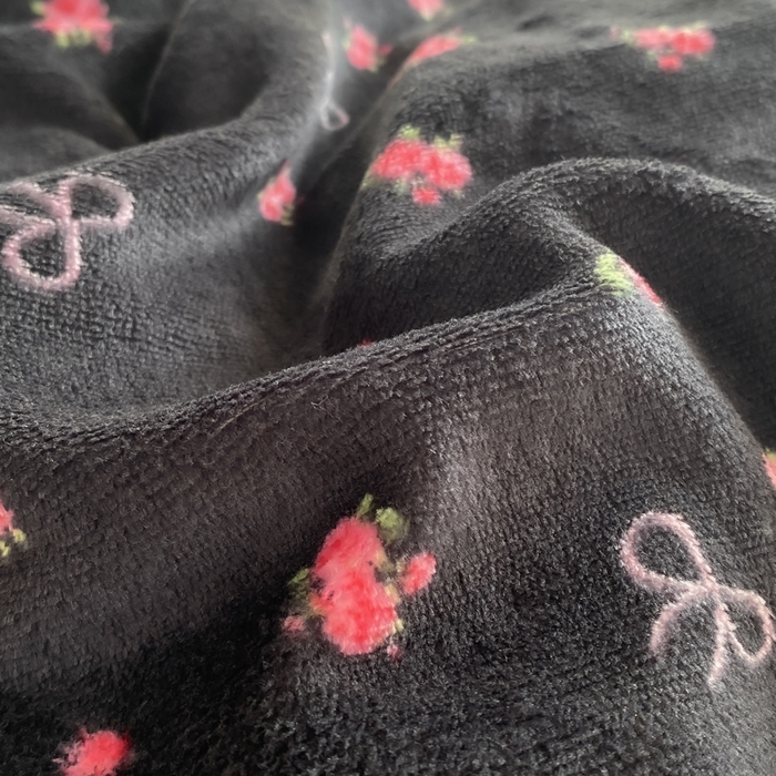 91家纺网 家纺一手货源 找家纺 豫见家纺 2025新款高克重牛奶绒夹棉床盖四件套 小蔷薇