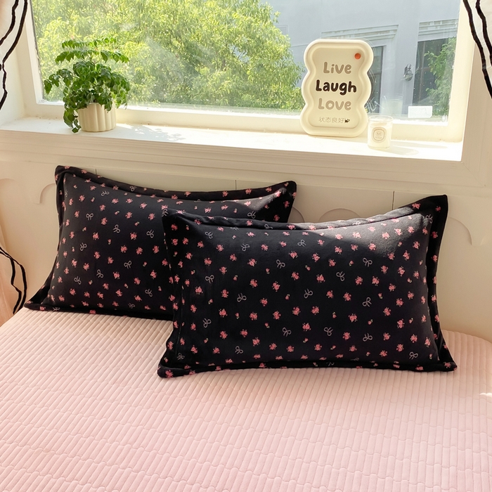 91家纺网 家纺一手货源 找家纺 豫见家纺 2025新款高克重牛奶绒夹棉床盖四件套 小蔷薇