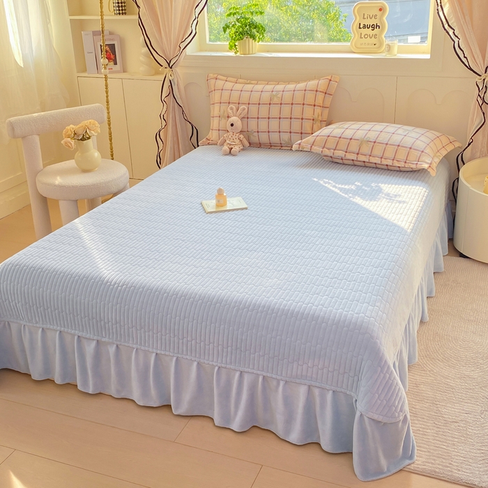 91家纺网 家纺一手货源 找家纺 豫见家纺 2025新款高克重牛奶绒夹棉床盖四件套 小晴天