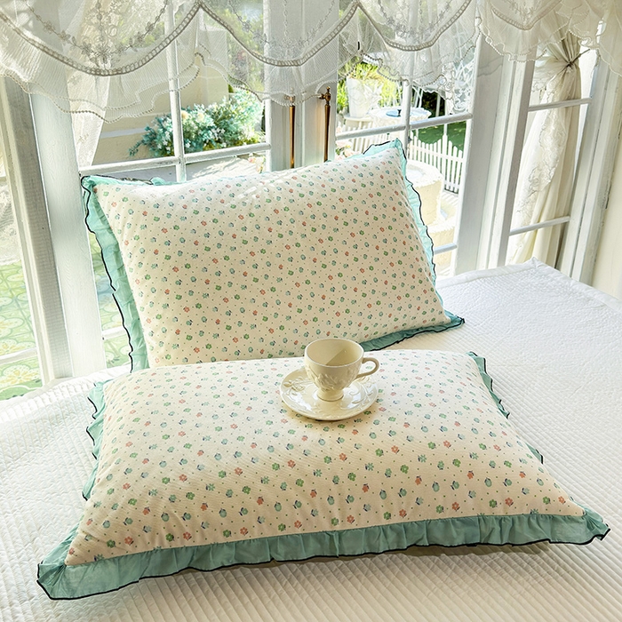 91家纺网 家纺一手货源 找家纺 （总）呦呦南宋 2025新款针织绒48x74cm枕套双面两用韩版绣线花边中层超声波夹棉一对装单品隐藏拉链款枕头套