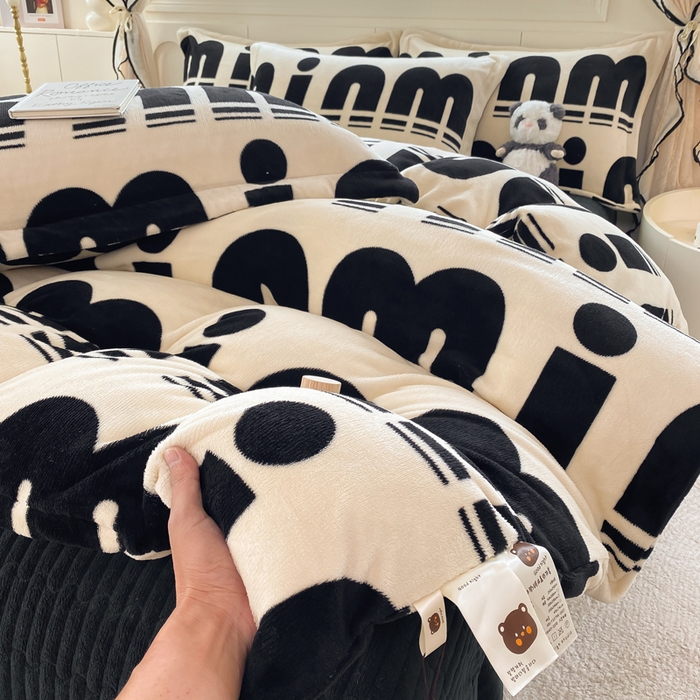 91家纺网 家纺一手货源 找家纺 豫见家纺 2025新款高克重牛奶绒夹棉床盖四件套 新潮风尚