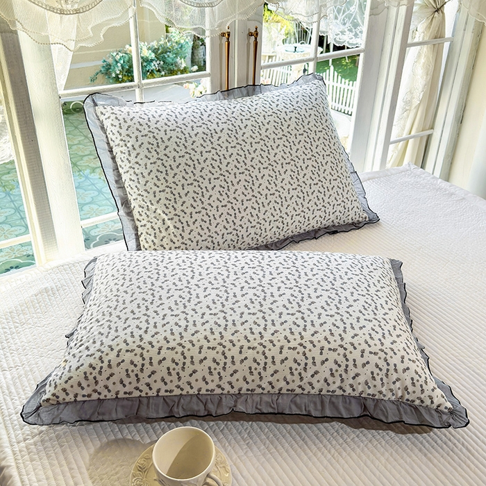 91家纺网 家纺一手货源 找家纺 （总）呦呦南宋 2025新款韩版35x55cm针织绒枕套双面两用绣线花边中层超声波夹棉单只装单品隐藏拉链款枕头套