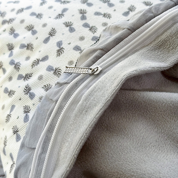 91家纺网 家纺一手货源 找家纺 （总）呦呦南宋 2025新款韩版35x55cm针织绒枕套双面两用绣线花边中层超声波夹棉单只装单品隐藏拉链款枕头套