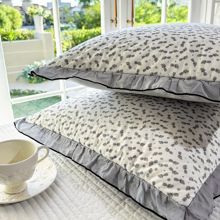 91家纺网 家纺一手货源 找家纺 （总）呦呦南宋 2025新款韩版35x55cm针织绒枕套双面两用绣线花边中层超声波夹棉单只装单品隐藏拉链款枕头套