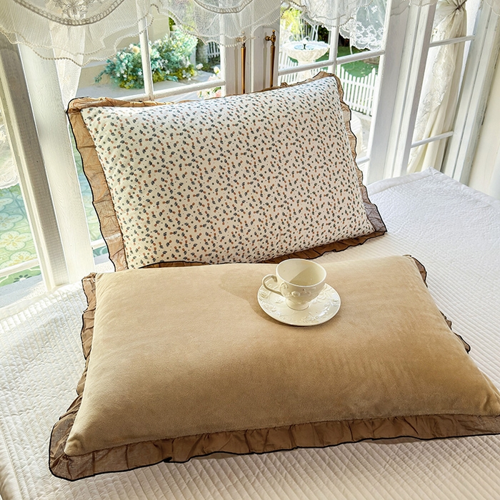 91家纺网 家纺一手货源 找家纺 呦呦南宋 2025新款韩版35x55cm针织绒枕套双面两用绣线花边中层超声波夹棉单只装单品隐藏拉链款枕头套 菠萝橙