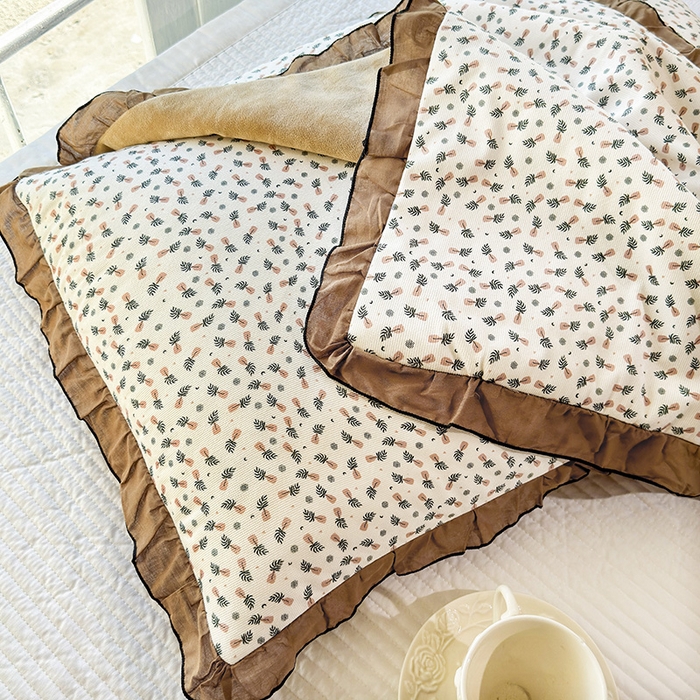 91家纺网 家纺一手货源 找家纺 呦呦南宋 2025新款韩版35x55cm针织绒枕套双面两用绣线花边中层超声波夹棉单只装单品隐藏拉链款枕头套 菠萝橙