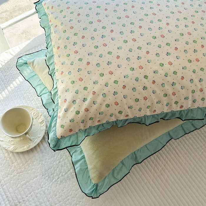 91家纺网 家纺一手货源 找家纺 呦呦南宋 2025新款韩版35x55cm针织绒枕套双面两用绣线花边中层超声波夹棉单只装单品隐藏拉链款枕头套 清雅绿