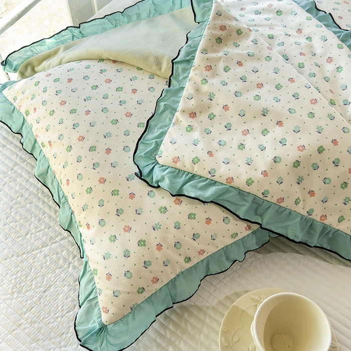 91家纺网 家纺一手货源 找家纺 呦呦南宋 2025新款韩版35x55cm针织绒枕套双面两用绣线花边中层超声波夹棉单只装单品隐藏拉链款枕头套 清雅绿