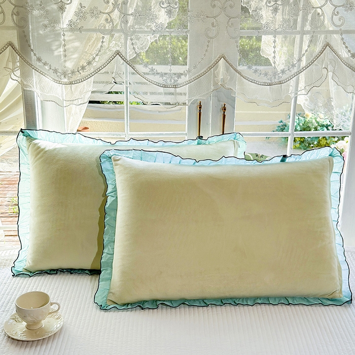 91家纺网 家纺一手货源 找家纺 呦呦南宋 2025新款韩版35x55cm针织绒枕套双面两用绣线花边中层超声波夹棉单只装单品隐藏拉链款枕头套 清雅绿