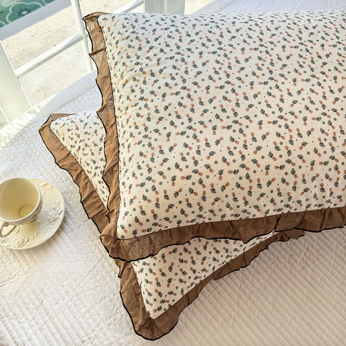 91家纺网 家纺一手货源 找家纺 呦呦南宋 2025新款韩版35x55cm针织绒枕套双面两用绣线花边中层超声波夹棉单只装单品隐藏拉链款枕头套 菠萝橙