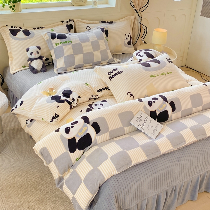 91家纺网 家纺一手货源 找家纺 豫见家纺 2025新款高克重牛奶绒夹棉床盖四件套 熊猫乐园