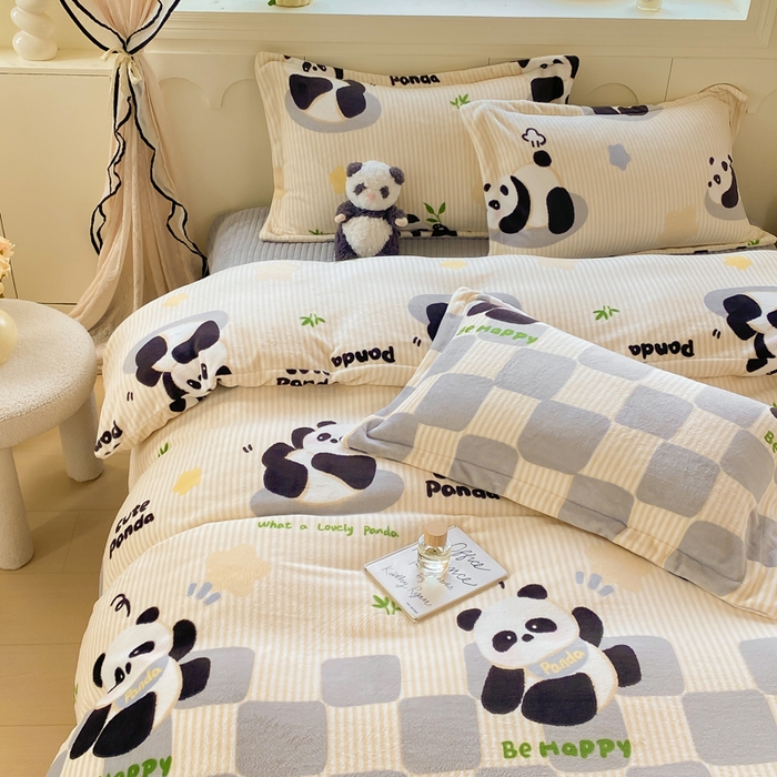 91家纺网 家纺一手货源 找家纺 豫见家纺 2025新款高克重牛奶绒夹棉床盖四件套 熊猫乐园
