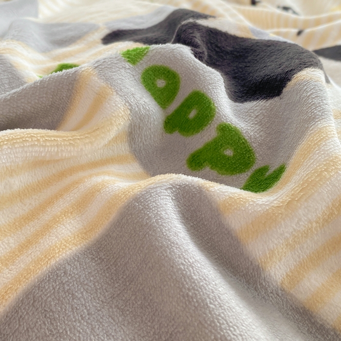 91家纺网 家纺一手货源 找家纺 豫见家纺 2025新款高克重牛奶绒夹棉床盖四件套 熊猫乐园