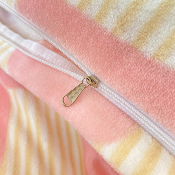 91家纺网 家纺一手货源 找家纺 豫见家纺 2025新款高克重牛奶绒夹棉床盖四件套 熊猫乐园-粉