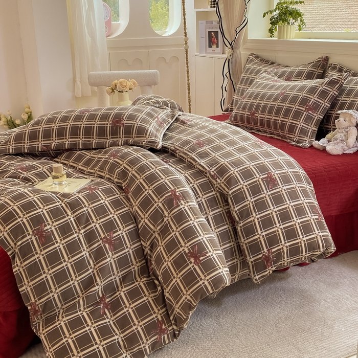 91家纺网 家纺一手货源 找家纺 豫见家纺 2025新款高克重牛奶绒夹棉床盖四件套 英伦格调