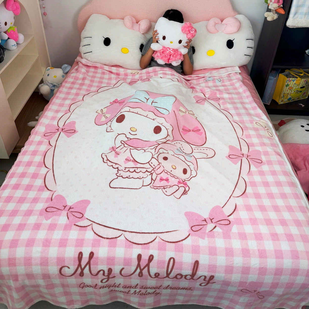 91家纺网 家纺一手货源 找家纺 博雅 2025新款三丽鸥牛奶绒盖毯毯子 玩偶美乐蒂