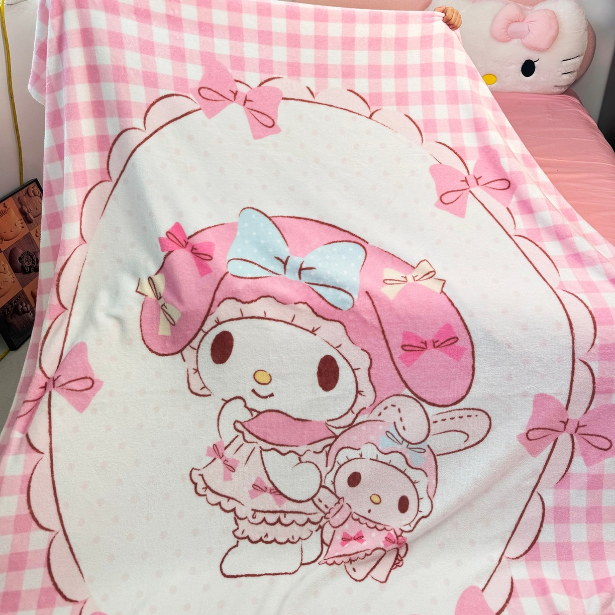 91家纺网 家纺一手货源 找家纺 博雅 2025新款三丽鸥牛奶绒盖毯毯子 玩偶美乐蒂