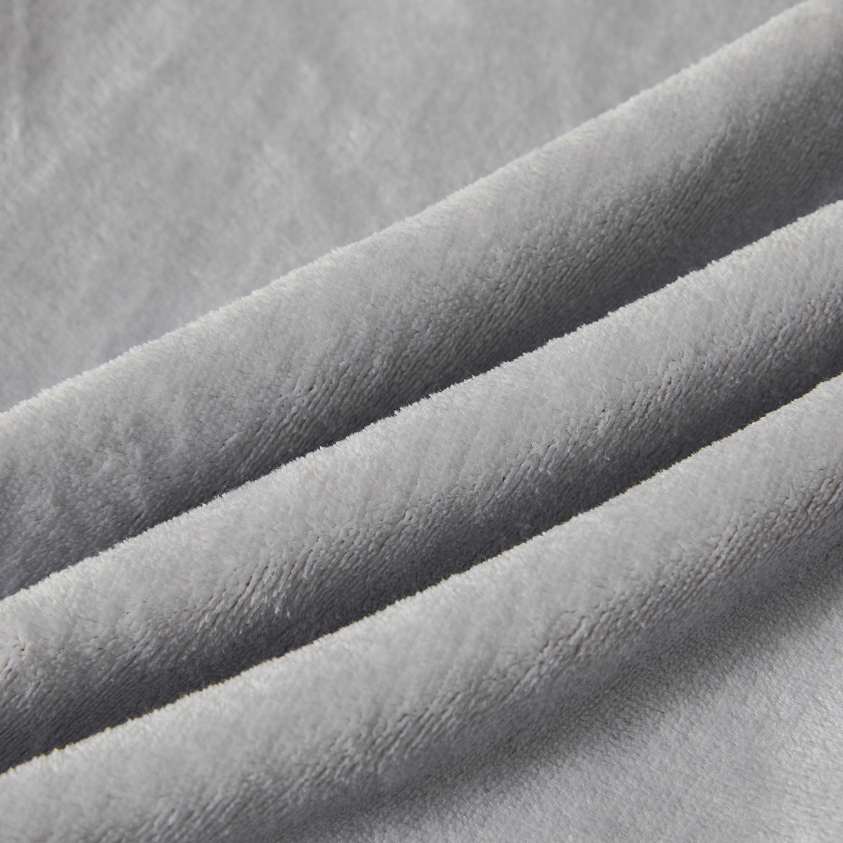 91家纺网 家纺一手货源 找家纺 义博家纺 2025新款高克重牛奶绒双拼毛巾绣爱马系列四件套 爱马 灰