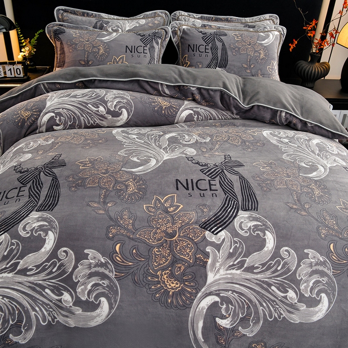 91家纺网 家纺一手货源 找家纺 诺梵家纺 2025新款8斤加厚保暖金貂绒牛奶绒印花四件套豆蔻年华灰